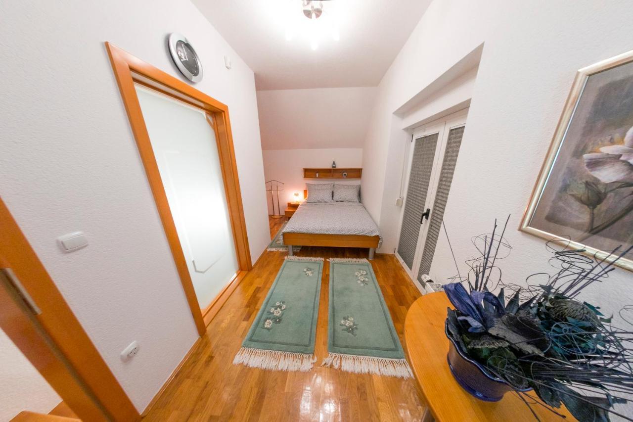 Holiday Home Villa Sara Bihac Bagian luar foto