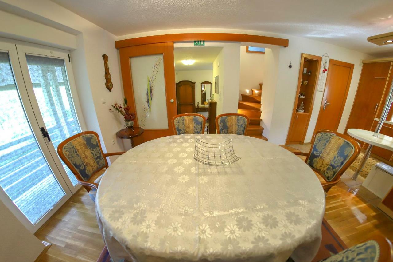 Holiday Home Villa Sara Bihac Bagian luar foto