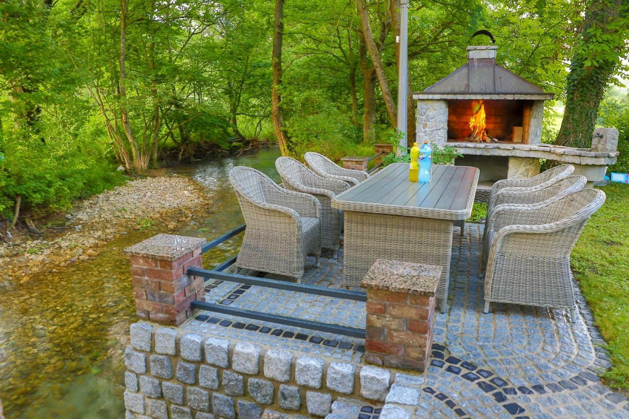 Holiday Home Villa Sara Bihac Bagian luar foto