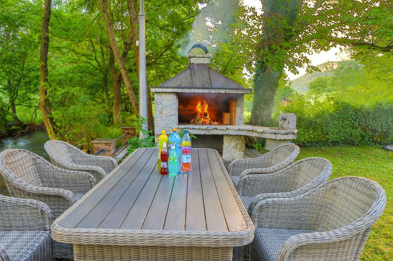 Holiday Home Villa Sara Bihac Bagian luar foto