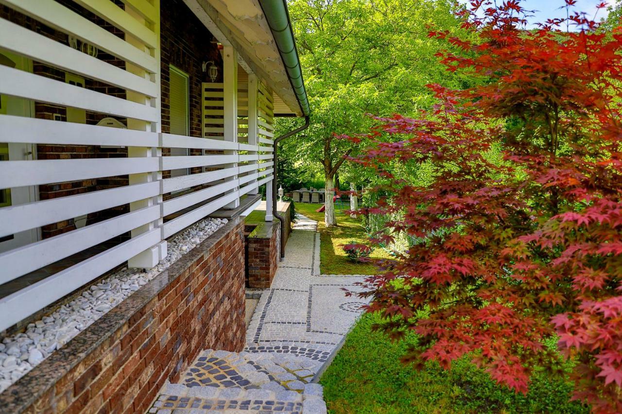 Holiday Home Villa Sara Bihac Bagian luar foto